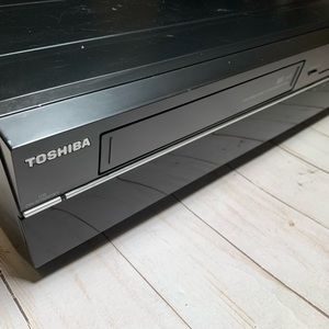 *TESTED* Toshiba DVR620KU DVD VHS/VCR Combo - Works! No Remote